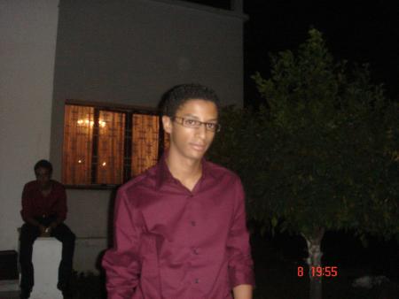 kel regaaard!! kel &eacute;l&eacute;gance ouuuuf je kiiffe tro